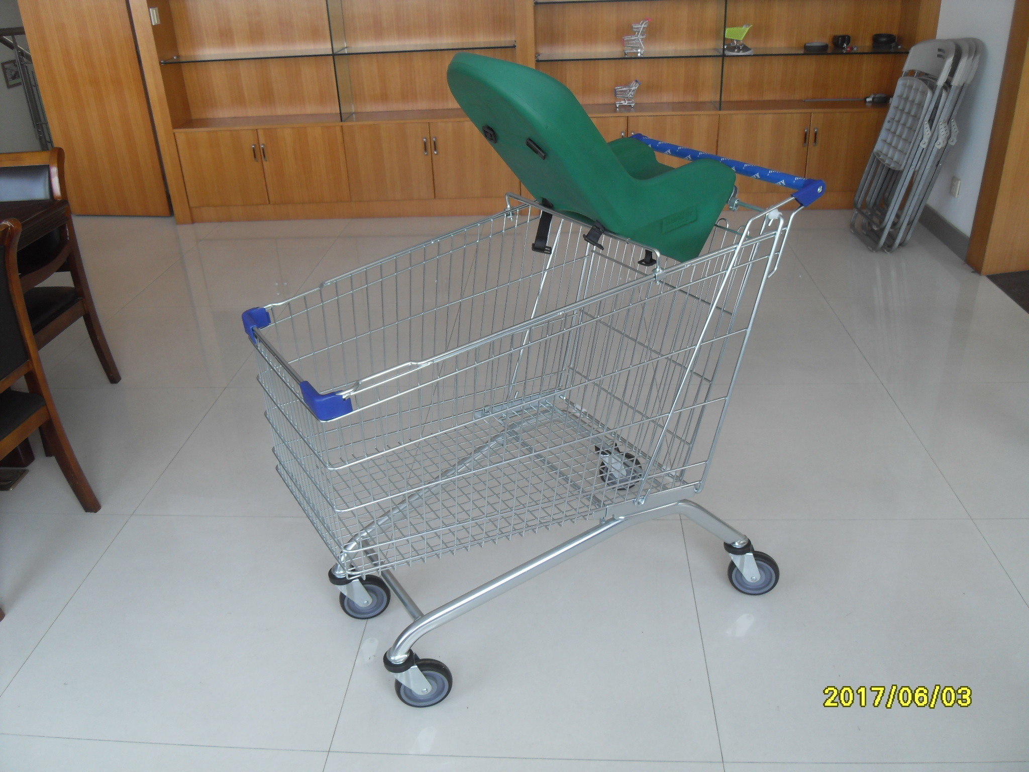 Retail Shopping Carts , 210L Supermarket Shopping Trolley with Baby Capsule