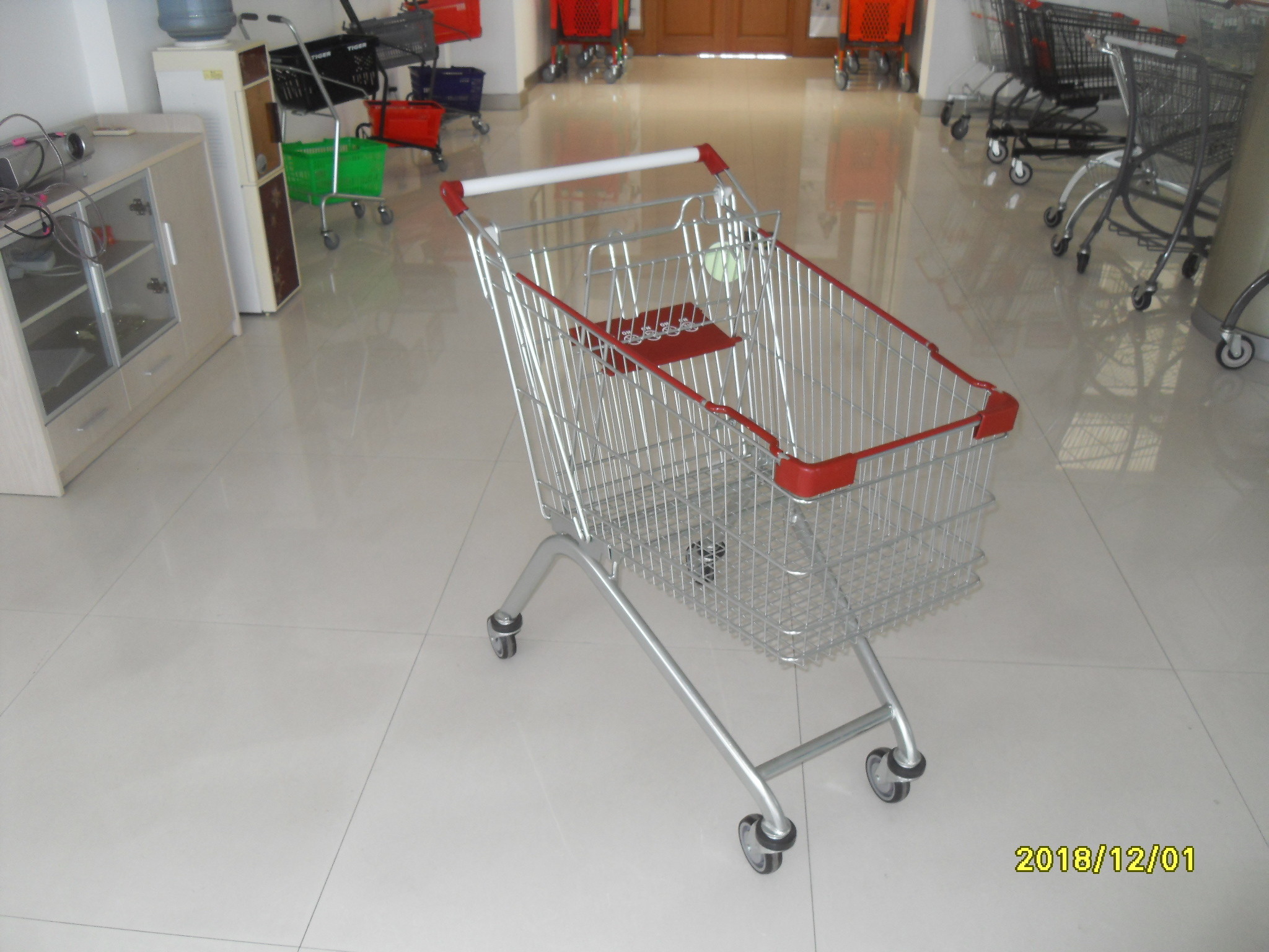Large Capacity Supermarket Shopping Carts , Wire Shopping Carts With Wheels
