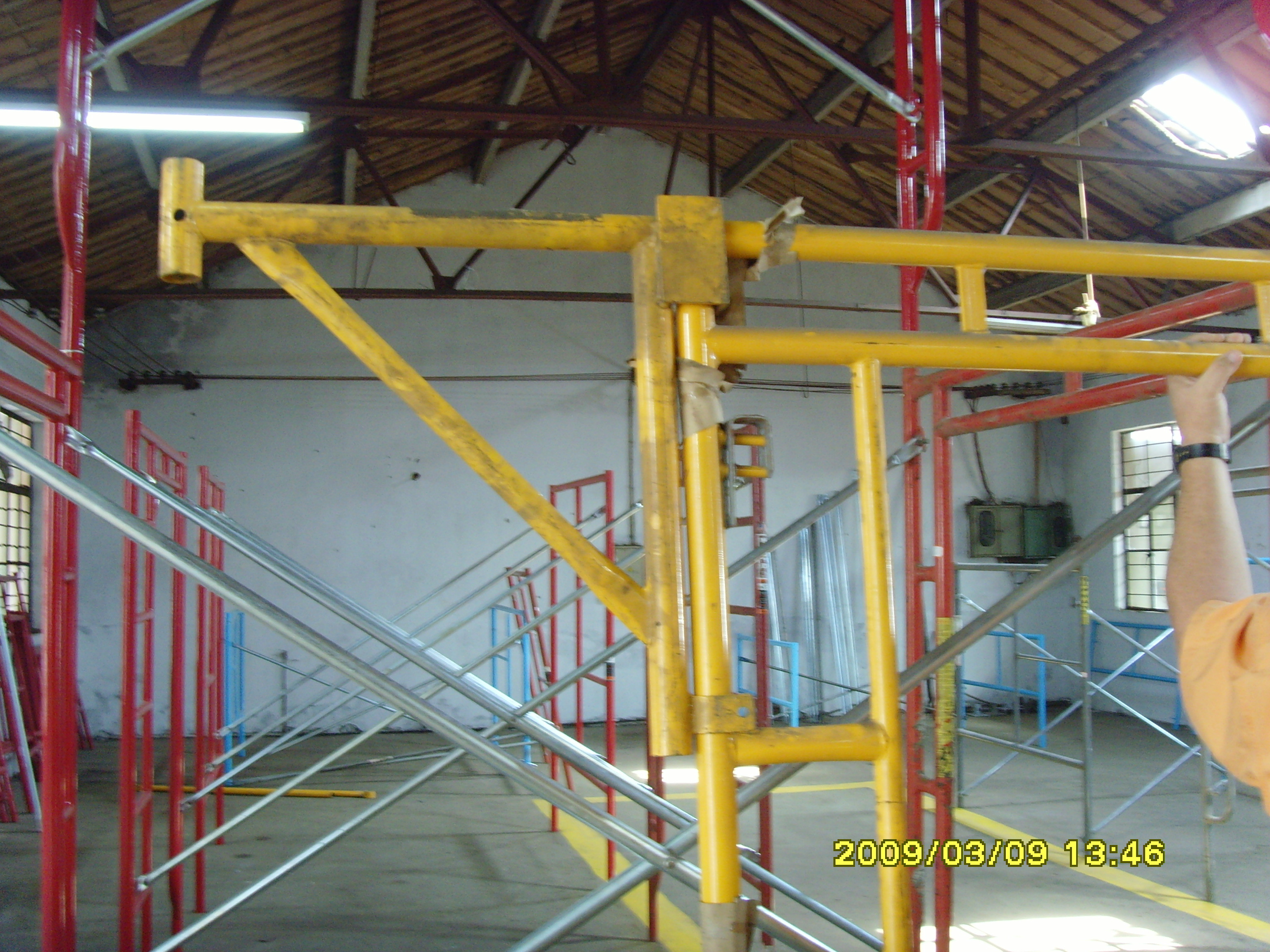 Heavy Duty Scaffolding Frames With Powder Coated Side Brackets Heavy Duty Scaffolding Frames With Powder Coated Side Brackets 1524x1524xΦ42x2 3mm